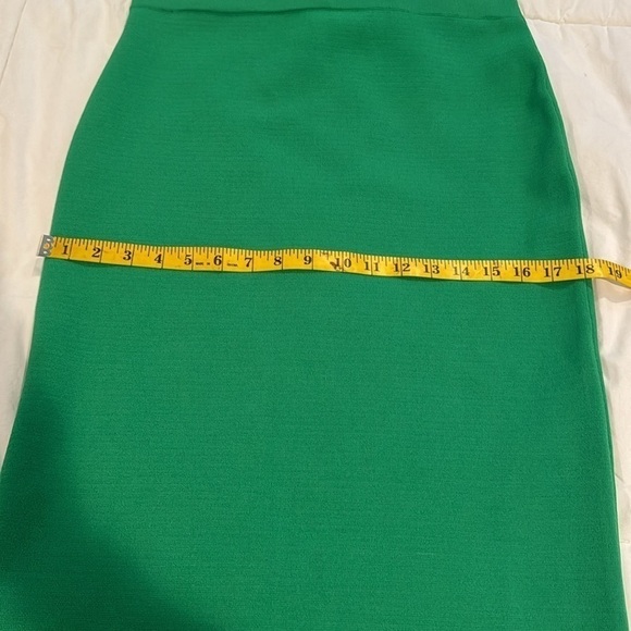 House of Harlow 1960 🎈SALE 🎈NWT Kelly green skirt and top - Picture 5 of 13